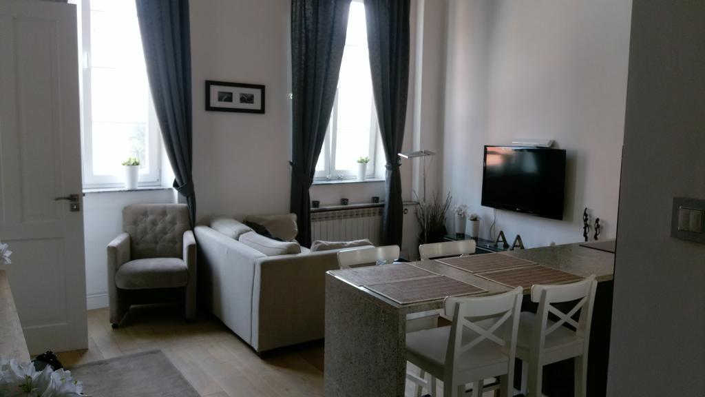 Zamkowy Apartment Old Town วอร์ซอ ภายนอก รูปภาพ